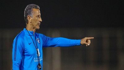 صراع الكبار.. 3 أسباب تهدد بقاء فيتوريا وشاموسكا مع النصر والهلال