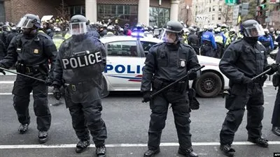 عاجل.. الشرطة الأمريكية تقتحم سفارة فنزويلا في واشنطن وتعتقل متظاهرين