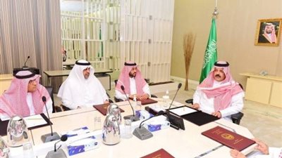 أمير حائل يمنح شركة اماراتية خيارات الاستثمار والتطوير في 3 قطاعات بالمنطقة