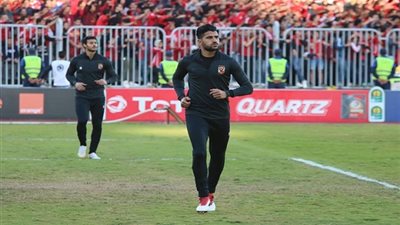 الأهلي يفحص حارسه