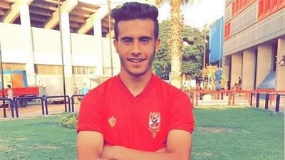 لاعب فريق الشباب يتواجد في مران الأهلي استعدادا للإسماعيلي
