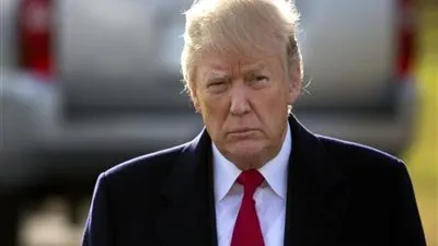 نائب جمهوري يطالب بعزل ترامب