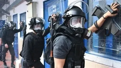 أسرى فلسطينيون يهددون بإحراق زنازينهم