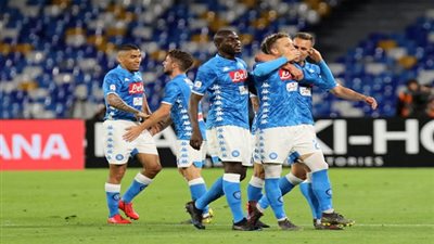 كوليبالي يفوز بجائزة أفضل مدافع في الدوري الإيطالي (فيديو)