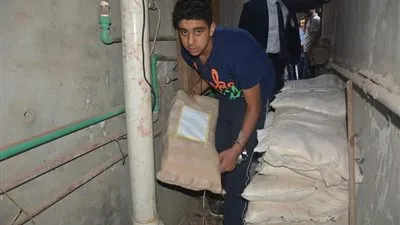 طالب شربين يمثل جريمة قتل نجل خاله بعد فشل اغتصابه (صور)