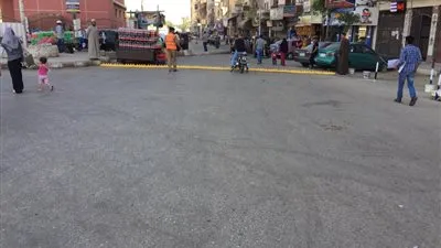 تركيب مطبات شوكية بشوارع أسيوط لمنع السير عكس الاتجاه (فيديو)