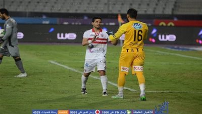 سر عصبية طارق حامد في مصافحة لاعبي نهضة بركان