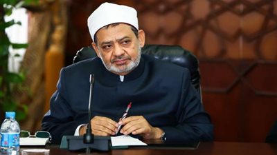 شيخ الأزهر يحذر من العبث بالقرآن لتحقيق المساواة بين الرجل والمرأة