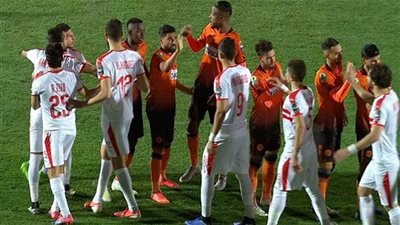 وفد نهضة بركان يصل القاهرة استعدادًا للزمالك