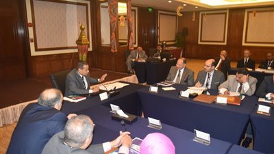 محافظ الفيوم ومجلس شركة 