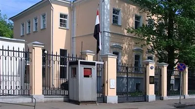 ابراهيم الجهمي: السفارة اليمنية تتابع باهتمام بالغ حادث مقتل المواطن اليمني 