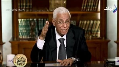 حسام موافي: الدم مليء بالحديد  لكن لسبب غير معلوم حرمه الله (فيديو)