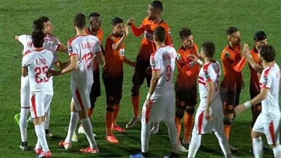 رئيس الزمالك يصل مطار القاهرة استعدادا لاستقبال بعثة نهضة بركان