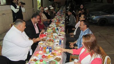 سحور جماعي داخل كنيسة الروم الأرذوزكس بدمياط 