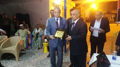 تكريم العاملين بهيئة التأمين الصحي المشاركين بمبادرة 100 مليون صحة بقنا