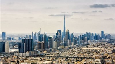 فتح نظام الإقامة الدائمة بالإمارات ومنح البطاقة الذهبية للمستثمرين