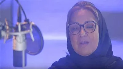 عزيزة جلال تفاجئ محبيها وتعود للغناء مجددًا بعد 35 عاما من الاعتزال (فيديو)