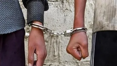 القبض على نجار وعامل  خرسانة لتعذيبهما مسنة بالقطامية 