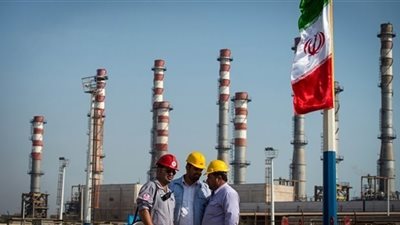 أنقرة ترضخ لواشنطن وتوقف شراء النفط الإيراني