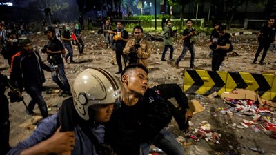 إندونيسيا.. اعتقال اثنين من مثيري الشغب بايعا 