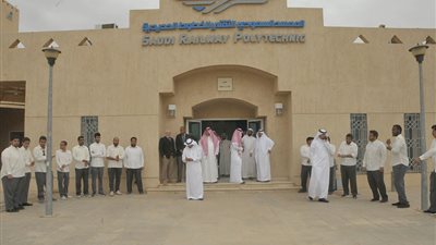 إطلاق برنامج متخصص لتأهيل الشباب السعودي لقيادة القطارات والتخصصات الفنية