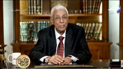 أستاذ بقصر العيني يطالب بإصدار تشريع يمنع بيع الأدوية بدون روشتة