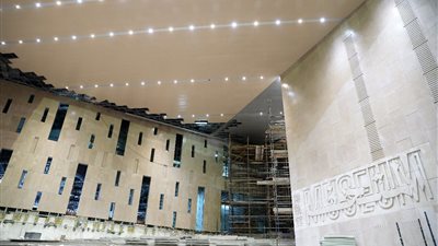 وزيري: تنسيقات مع شركات السياحة تمهيدًا لافتتاح المتحف المصري.. والعالم ينتظر