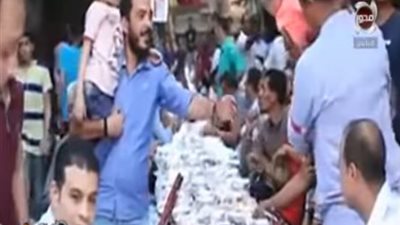 شاهد.. مائدة إفطار لآلاف المواطنين في المطرية