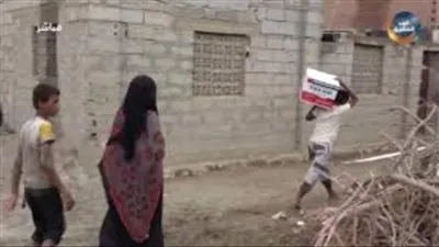 الهلال الأحمر الإماراتي يطلق مشروع كسوة العيد لأسر الشهداء في محافظة أبيـن