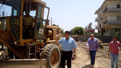 السكرتير العام لكفرالشيخ يتابع رصف الشوارع (صور)