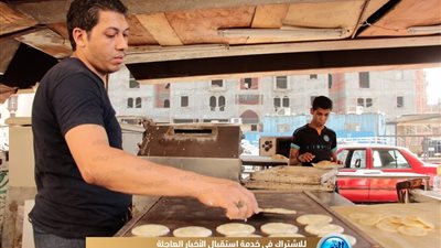 شاهد.. طريقة عمل القطائف بمنطقة السيدة زينب في القاهرة