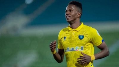 العميد يغري عبد الفتاح آدم لرفض عروض النصر والهلال