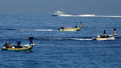 إسرائيل توسع منطقة الصيد 15 ميلا في بحر غزة