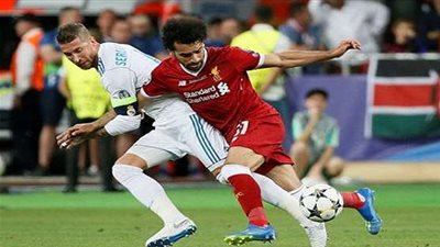 مدافع توتنهام يتوعد: سأكرر ما فعله راموس مع محمد صلاح