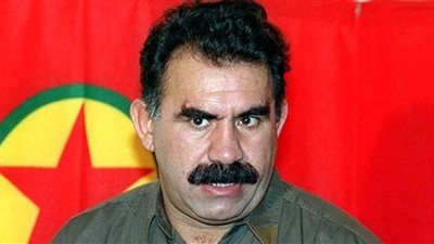 زعيم الأكراد المسجون أوجلان يدعو لإنهاء إضراب عن الطعام