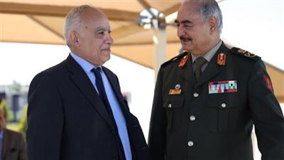 حفتر يهاجم المبعوث الأممي إلى ليبيا: يريد التقسيم