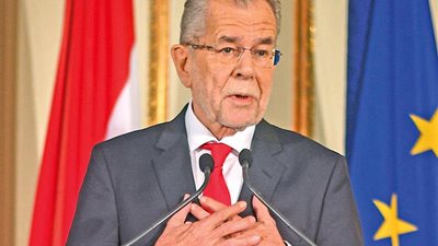 البرلمان النمساوي يسقط حكومة كورتس