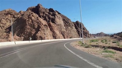 4 ساعات فقط من القاهرة.. اللمسات النهائية لطريق 