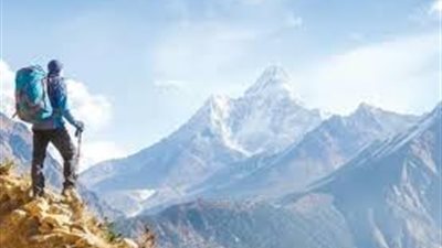 حكايات اليوم.. أول محاولة ناجحة لتسلق قمة إيفرست.. وميلاد زكي طليمات