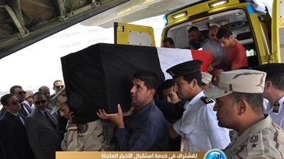 محافظ أسيوط يودع جثمان مدير الأمن قبل نقله لمسقط رأسه بالغربية