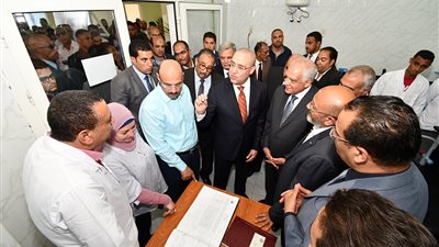   وزير الإسكان ومحافظ الجيزة يشهدان التشغيل التجريبي لمحطة مياه الحوامدية بطاقة 70 ألف م3 يومياً   