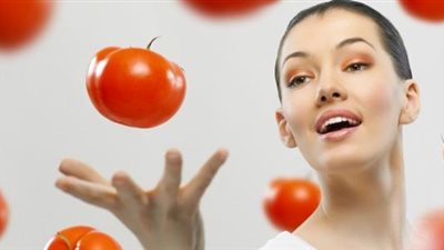 فوائد مزهلة في الطماطم للوجه والبشرة.. تعرفي عليها