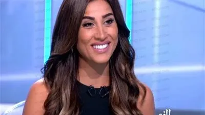 دينا الشربيني تنشر أغنية عمرو دياب على صفحتها (فيديو)