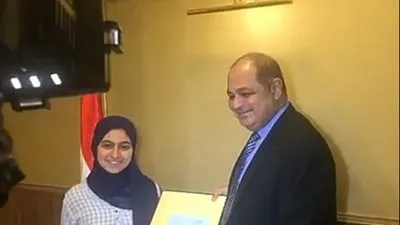 محافظ الغربية يكرم الطلاب الأوائل فى الشهادة الإعدادية (صور)