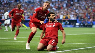 رقصة غريبة من محمد صلاح عقب التتويج بدوري الأبطال (فيديو)