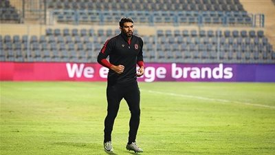 إصابة شريف إكرامي والشيخ على دكة الأهلي