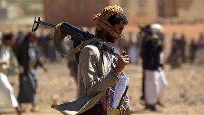 اليمن.. قصف مواقع حوثية في إب