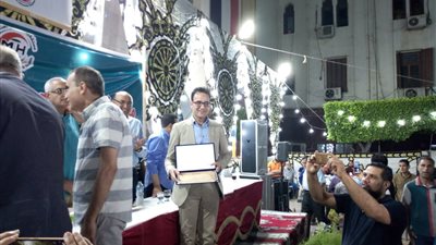 جامعة المنصورة تكرم المشاركين في القضاء على قوائم الانتظار بالمستشفيات والمراكز الطبية