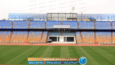 محمد فضل في استاد القاهرة للاطمئنان على التجهيزات الأخيرة