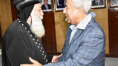 الأنبا هدرا يهنئ محافظ أسوان بمناسبة عيد الفطر تحت شعار 